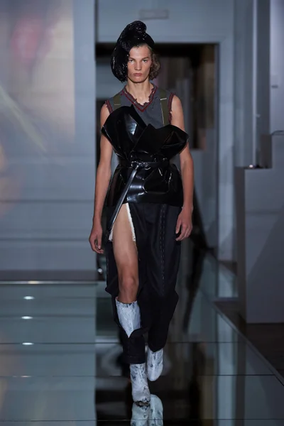 Look 9